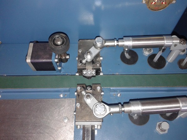 Бутил экструдер для первичной герметизации стеклопакетов Lisec