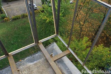 Вынос балкона по полу на 30-40 см